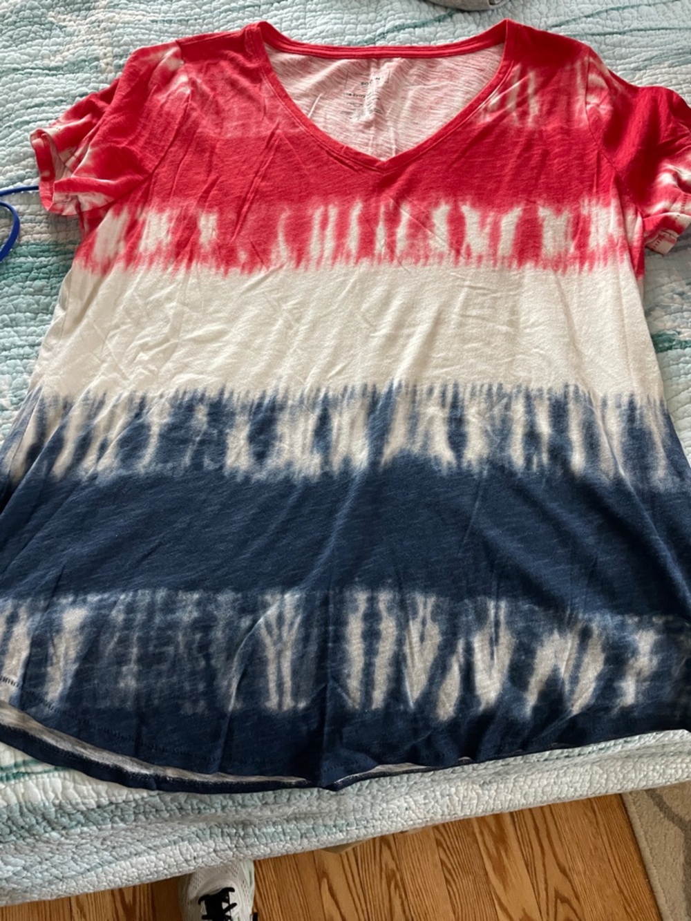 Women's Short Sleeve V-Neck Tie-Dye Tee in Red, White & Blue